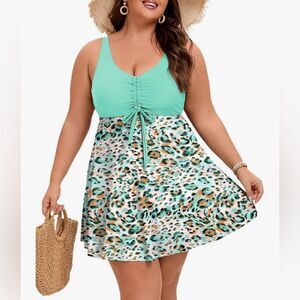 Arolina Swimsuit Dress Two Piece Cute Green Leopard Print With Shorts 22W NWT